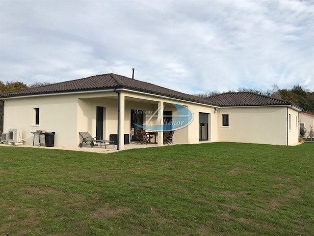 Maison moderne de 110 m² sur un terrain de 1230 m² à Coulounieix-Chamiers, à moins de 5 km de Périgueux.