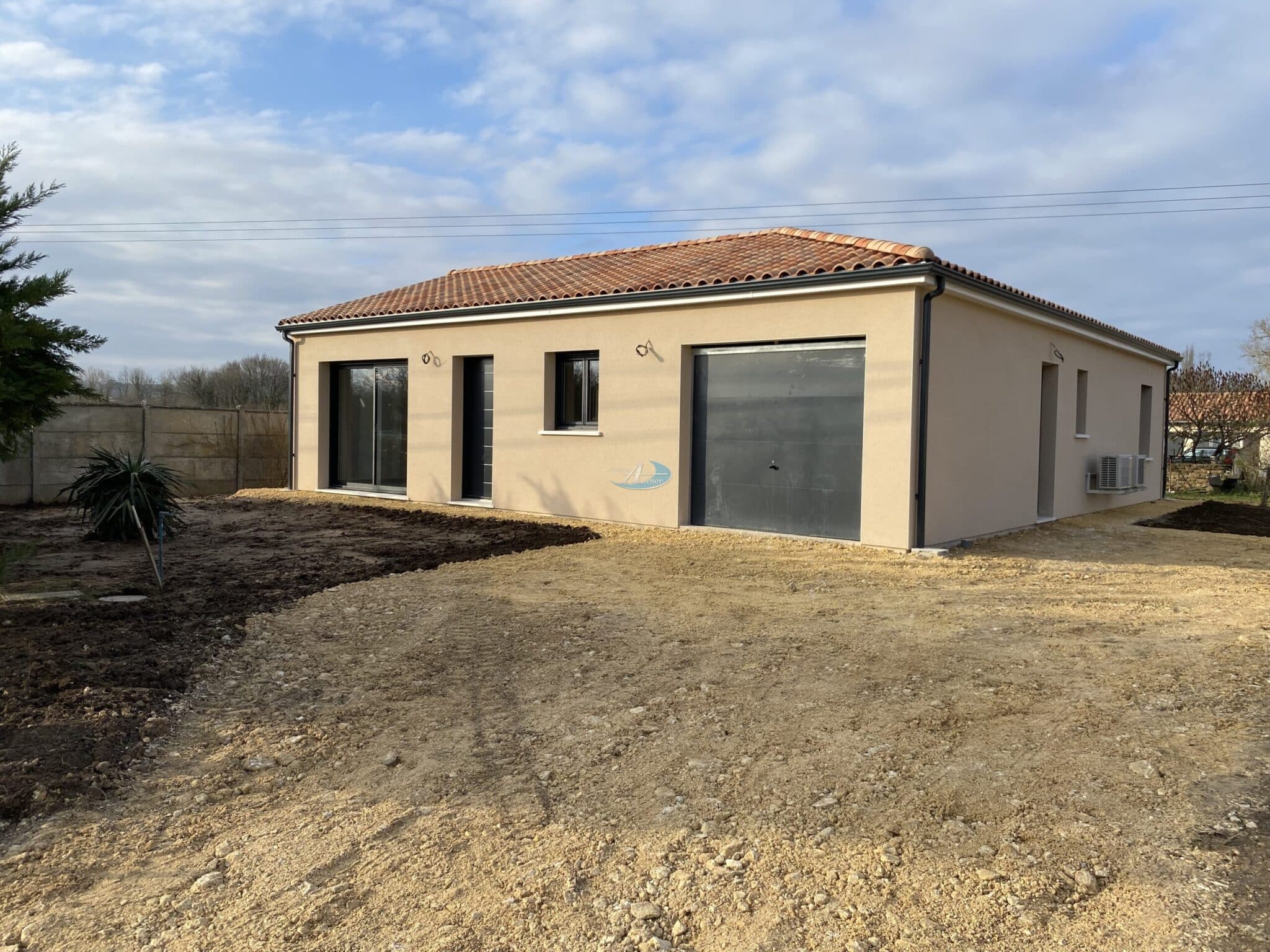 Maison de 95 m² sur un terrain de 3000 m² à Coursac, dans un cadre calme et sans vis-à-vis.