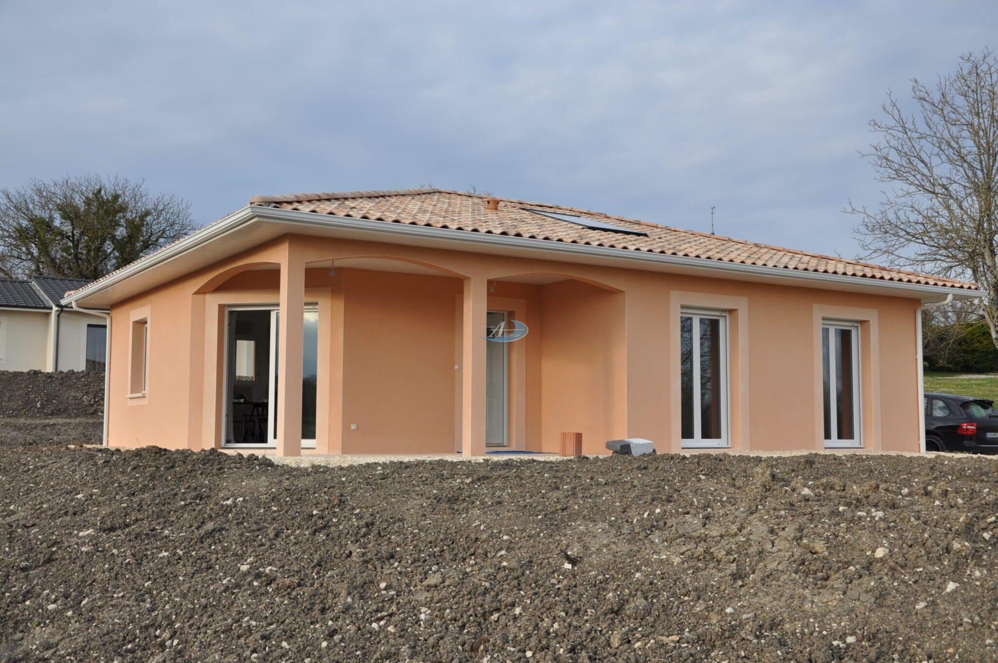 maison neuve à construire sur un terrain d'environ 2 000 m² à Domme.