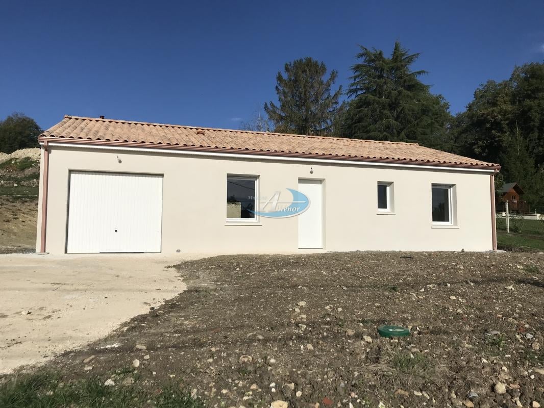 Maison neuve à vendre à Proissans sur un terrain de 1500 m², à proximité des commerces et écoles. Cette maison de 95 m² vous offre tout le confort dans un cadre idéal.