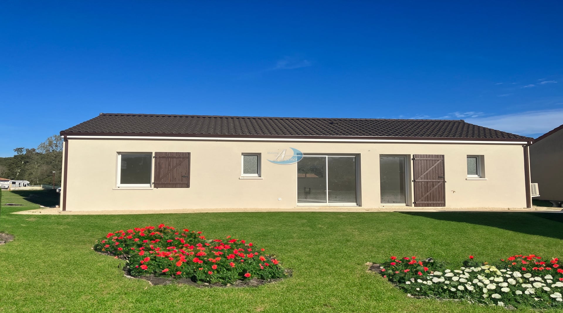 Maison moderne de 70 m², conforme aux normes RE 2020, située sur un terrain de 333 m² à Coulounieix-Chamiers.