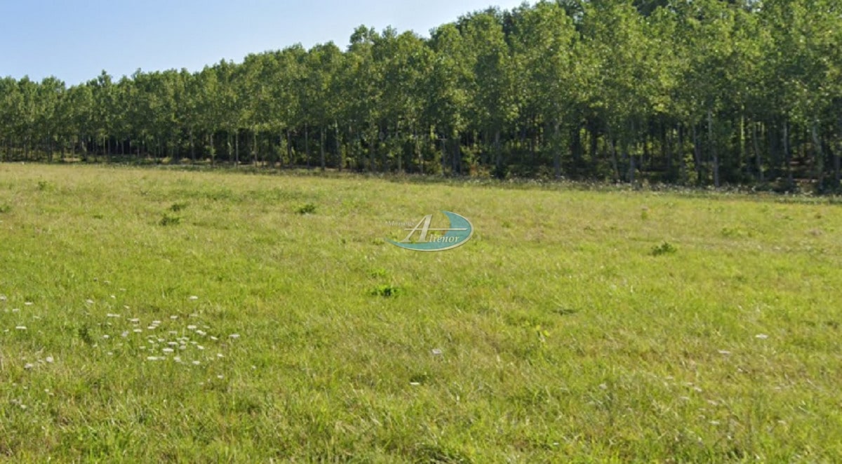 Terrain de 1220 m² idéalement situé à Bergerac.