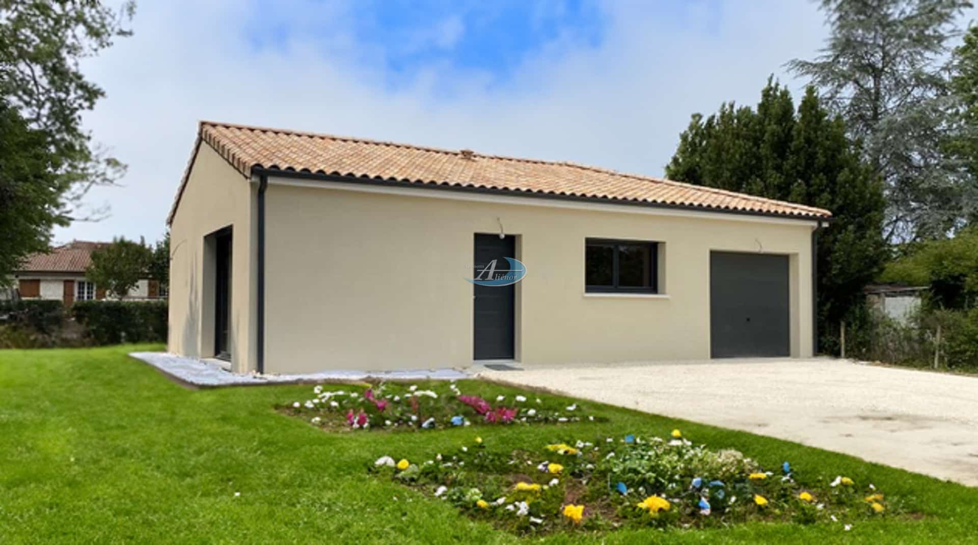 Maison moderne de 80 m², conforme aux normes RE 2020, située sur un terrain de 900 m² à Coulounieix-Chamiers en Dordogne.