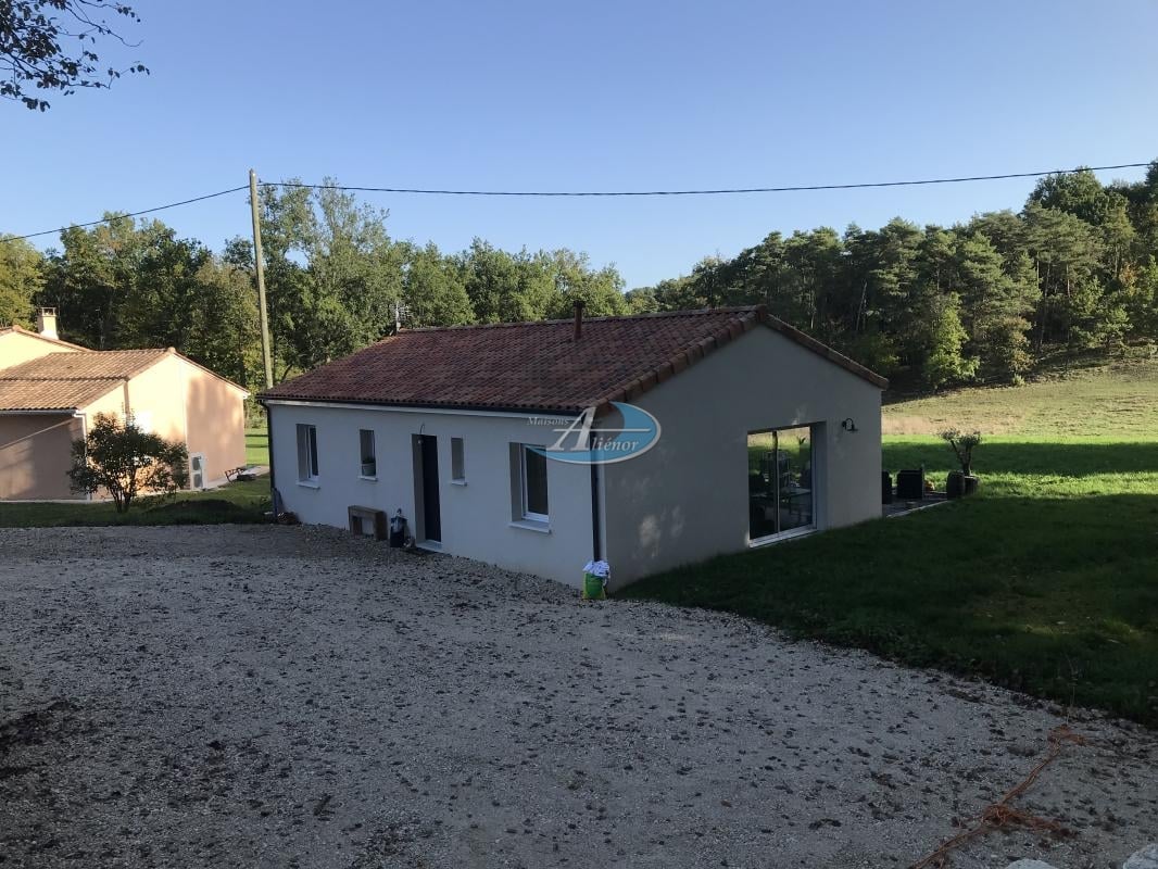 Maison neuve à construire sur la commune de Montignac. Située sur un terrain spacieux de 2 000 m², cette maison propose 90 m² de surface habitable, à proximité de tous commerces. Une belle opportunité offerte par Maisons Aliénor.