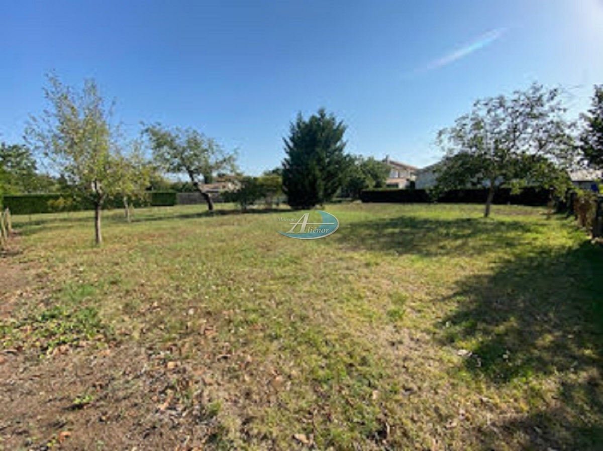 Magnifique terrain de 870 m², à seulement 5 min à pied du centre-ville de Bergerac