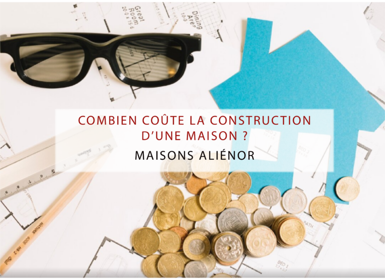 Illustration d'une maison en papier découpée, accompagnée d'un plan et de quelques pièces de monnaie, symbolisant les aspects financiers de la construction d'une maison.
