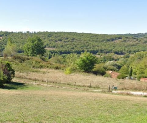 Terrain de 1300 m² au Lardin St Lazare proche de Montignac Lascaux.